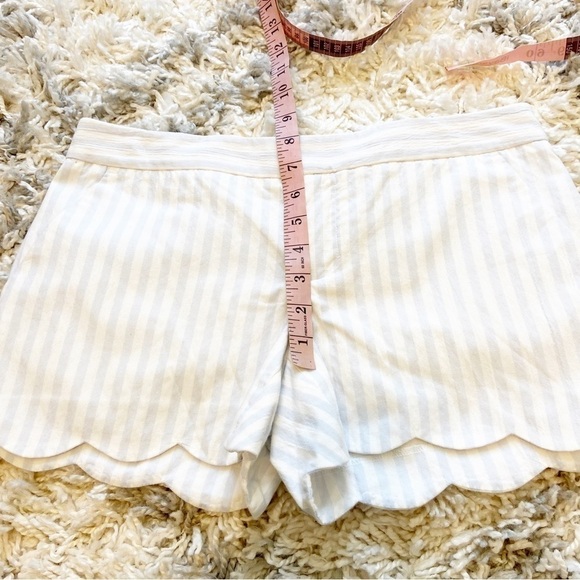 Club Monaco | Stripped Scalloped Shorts Size 2 - Picture 6 of 7